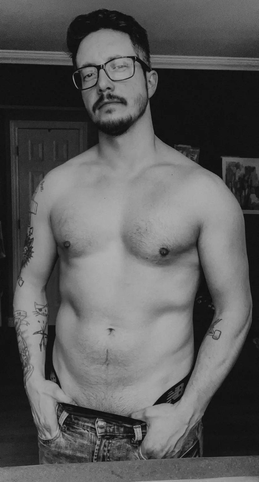 I think I have too many clothes on… posted by anthonyhendrixxx