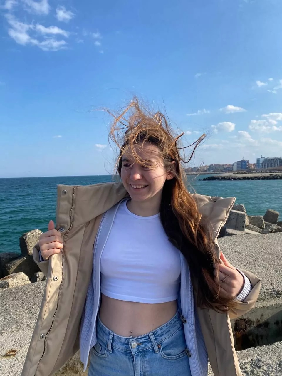 I'm braless medusa Gorgona 😳😄 posted by RevolutionarySun907