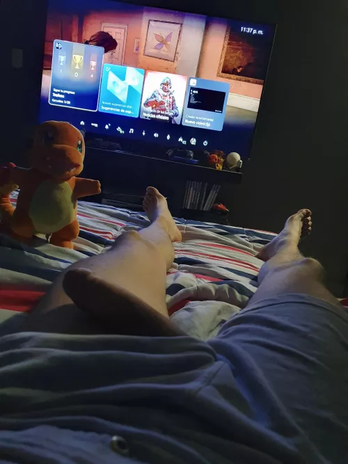 Imagine been roommates, enter my room and join me while I'm playing naked🎮, will you join me? by Choice_9s