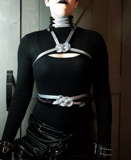 Kinoko neck corset by bonus_action_panic