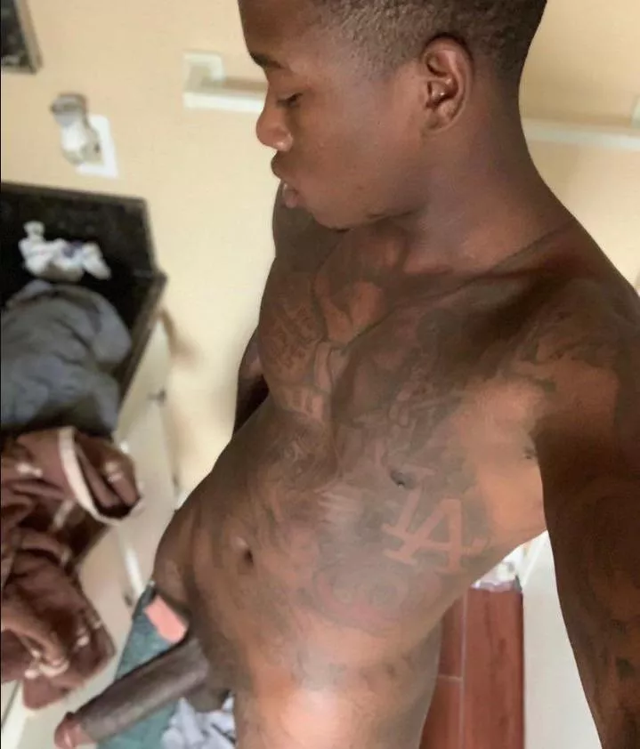 Lick me from my dick to my balls posted by jnastyy323