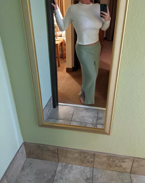 My cozy hotel attire. 🤗 by DevotedTM