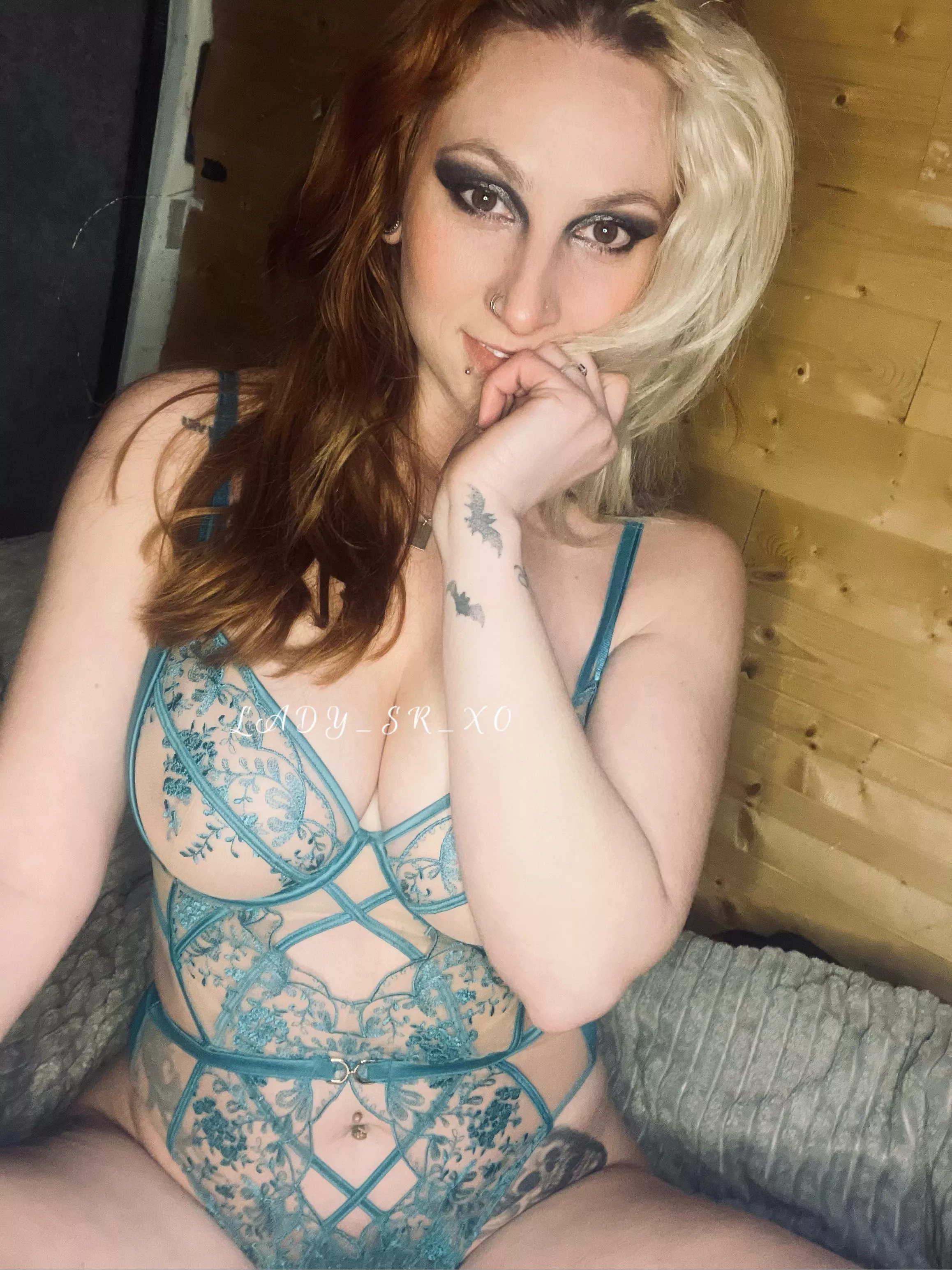 My fave outfit, do you like it? posted by Scarlett-rose13