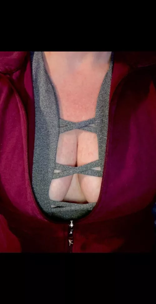 Not great for workouts 🤭 by tastygoodies96