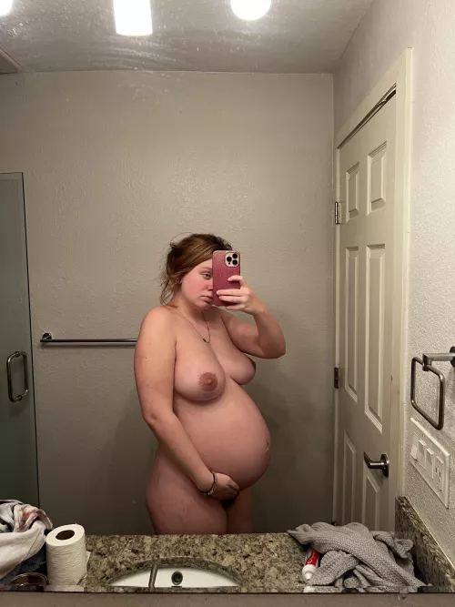 plump but hot by MuddyMovie