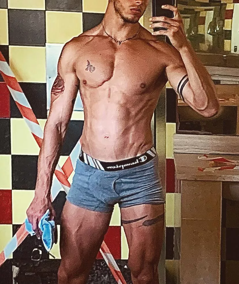 Post workout 😏 posted by MessyTop23