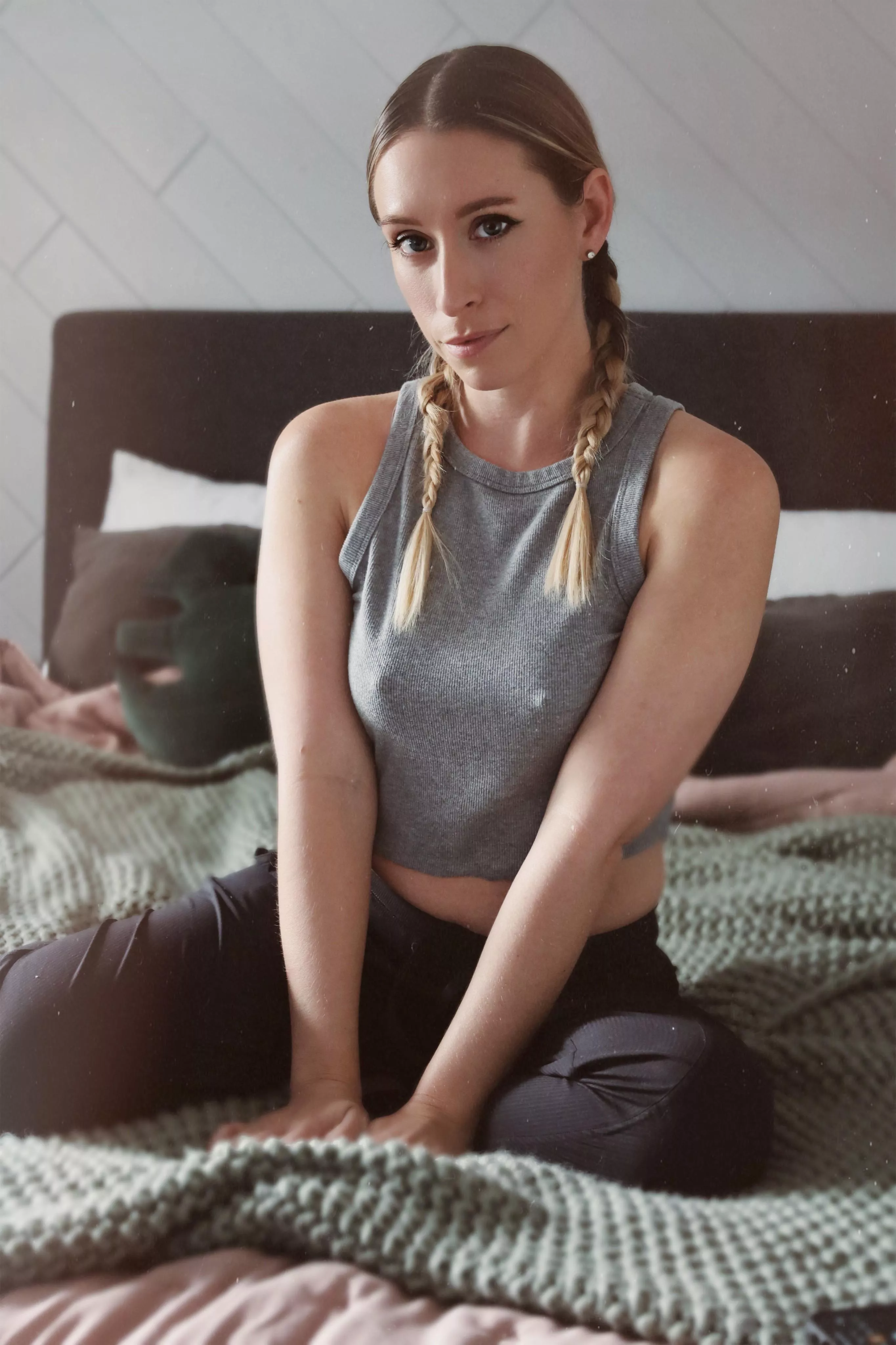 They’re just saying hi. posted by danceremilyy