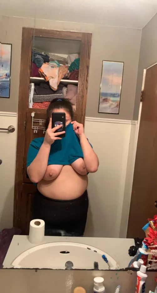 took a quick pic while i was cleaning up today<3 by IreneLuv0