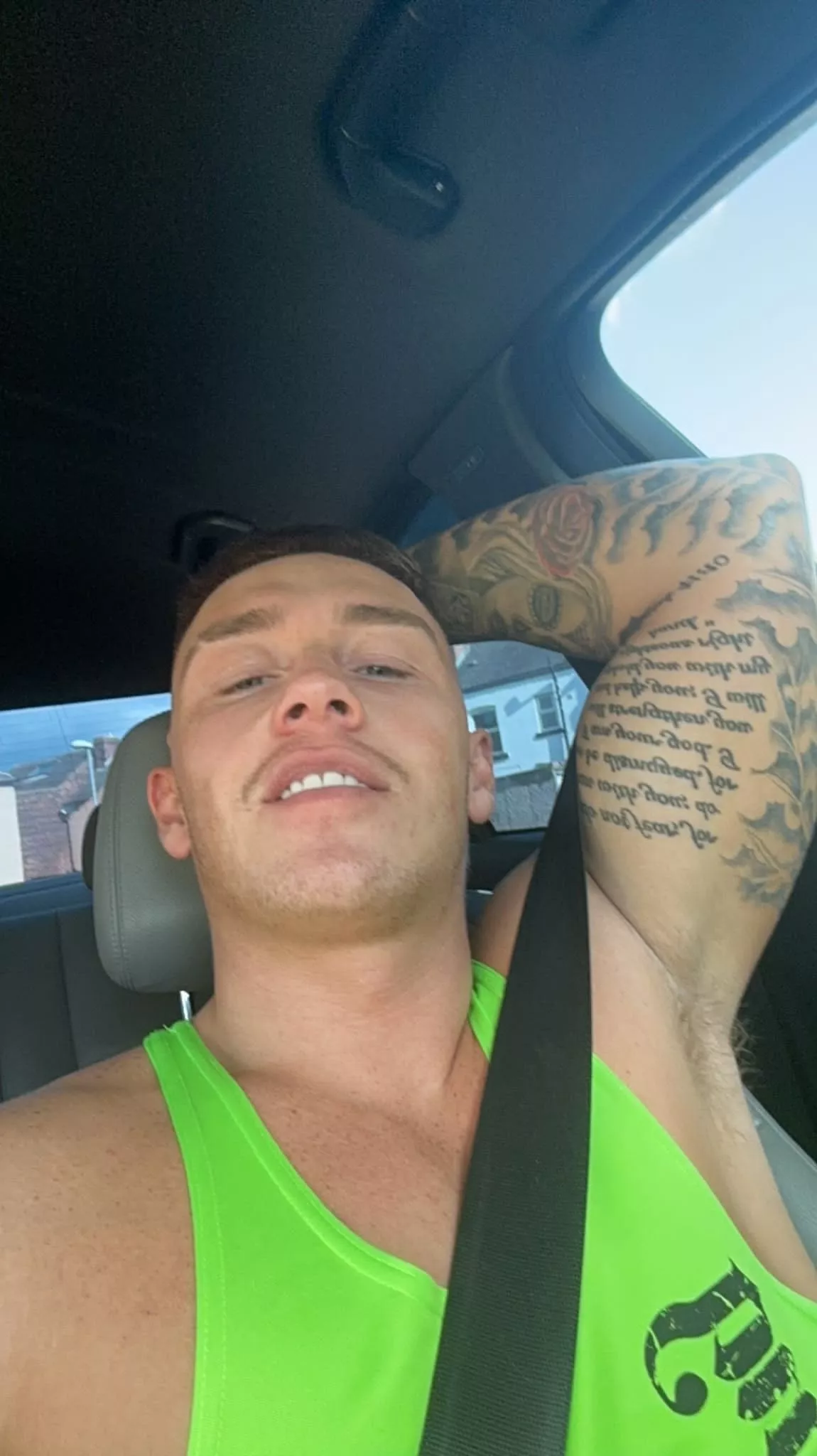 Wanna see more of my masculine, muscly and sweaty pits!? posted by KingLeights