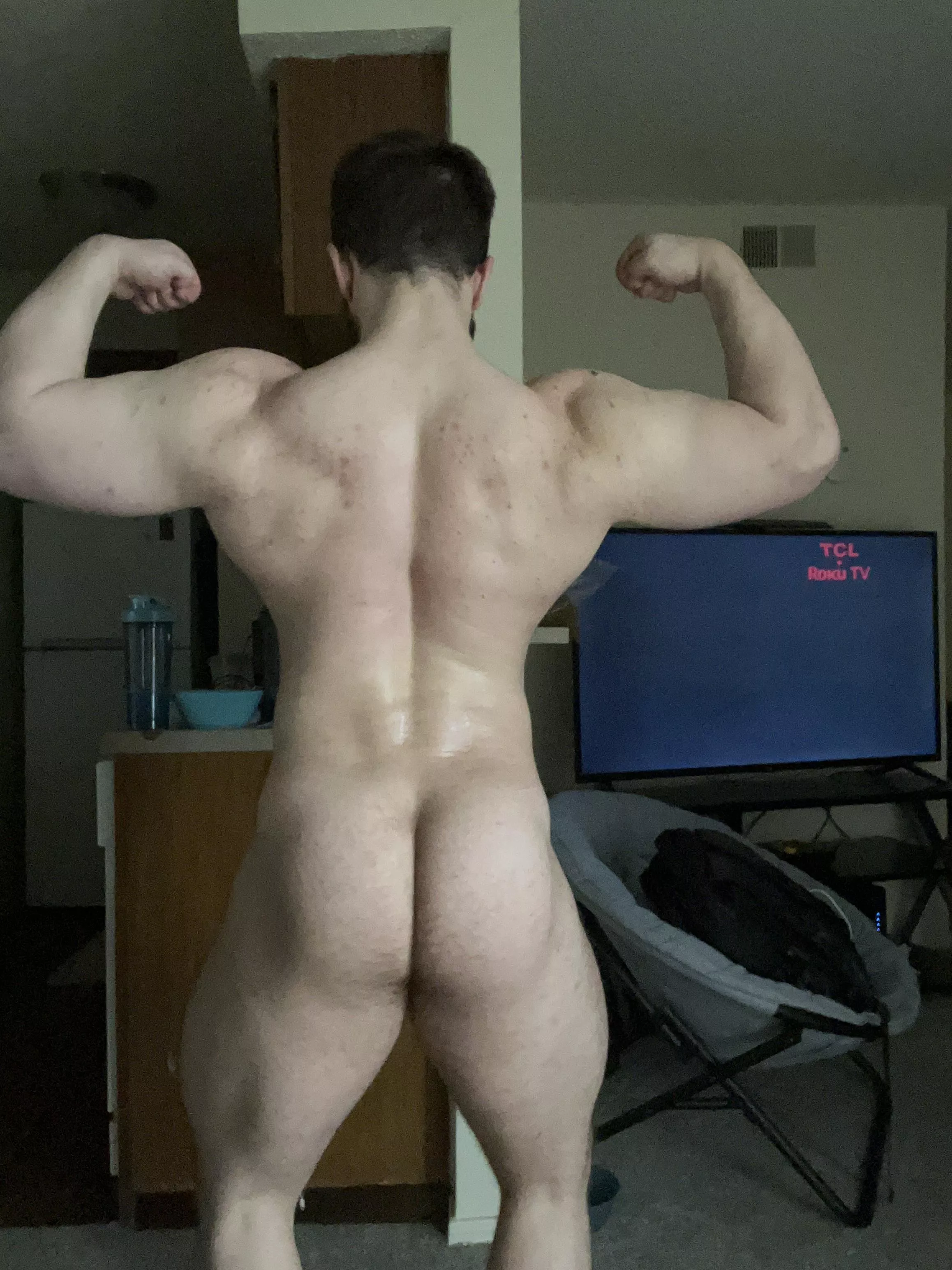 Who loves a good pump 🙈 posted by Musclestud101