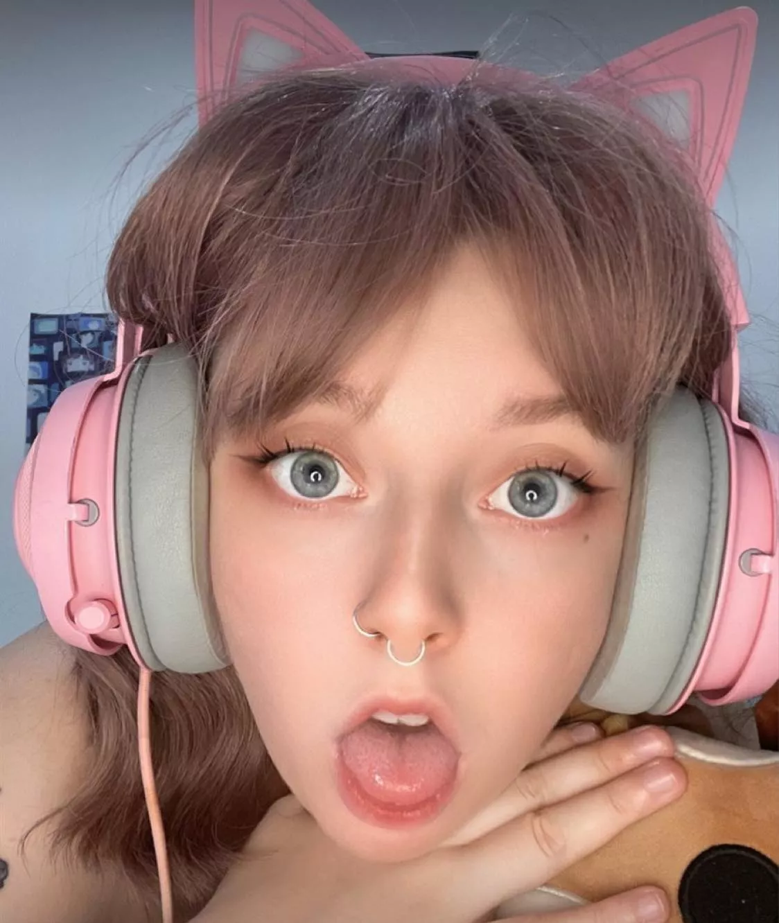 would you cum on a gamer girls [F]ace? posted by babybabybaby_backup