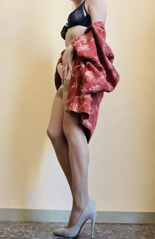 Would you mind if I be your geisha today? ❤️🐇 by CamillaMarvelfeet