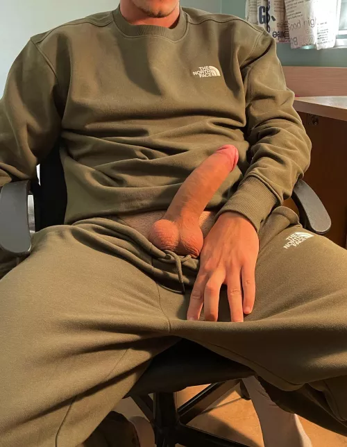 wow oops, it slipped out 😏 by paulroy331