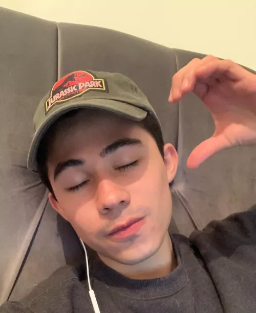 22 hi everyone have a nice day by Dahrzzz