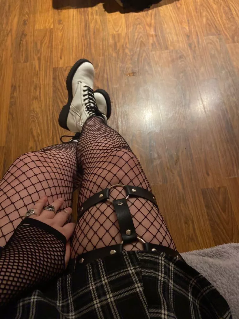 Are nets allowed posted by bigtiddygothrosee