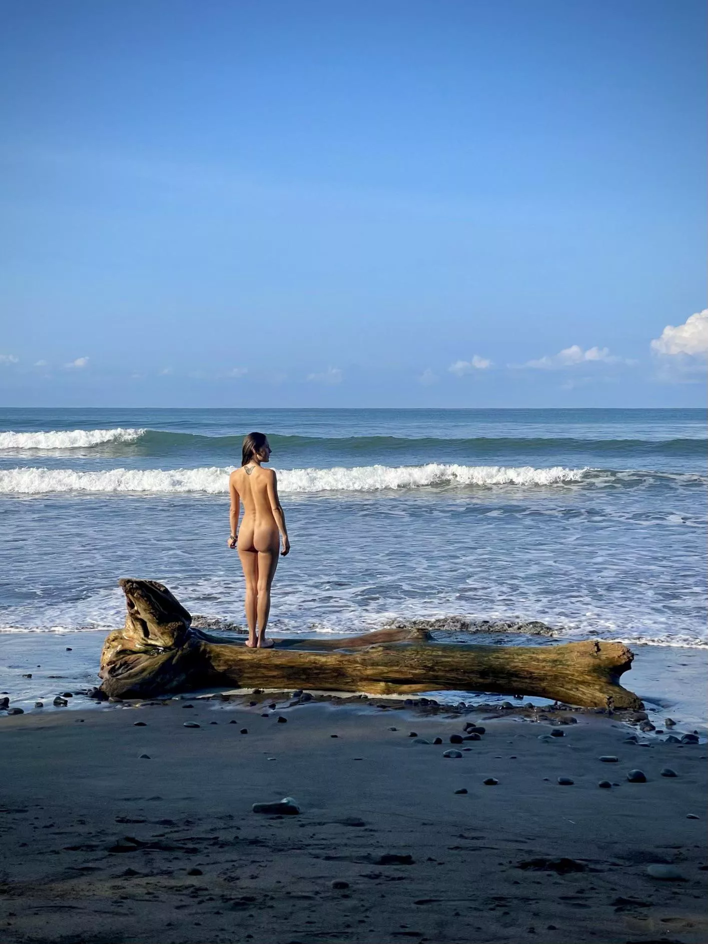 Black sands and sea 🌊 posted by hummingbirdrising