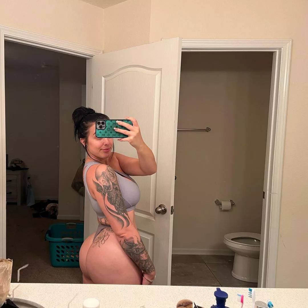 Can I send you pics like this? posted by Itsashleighnic