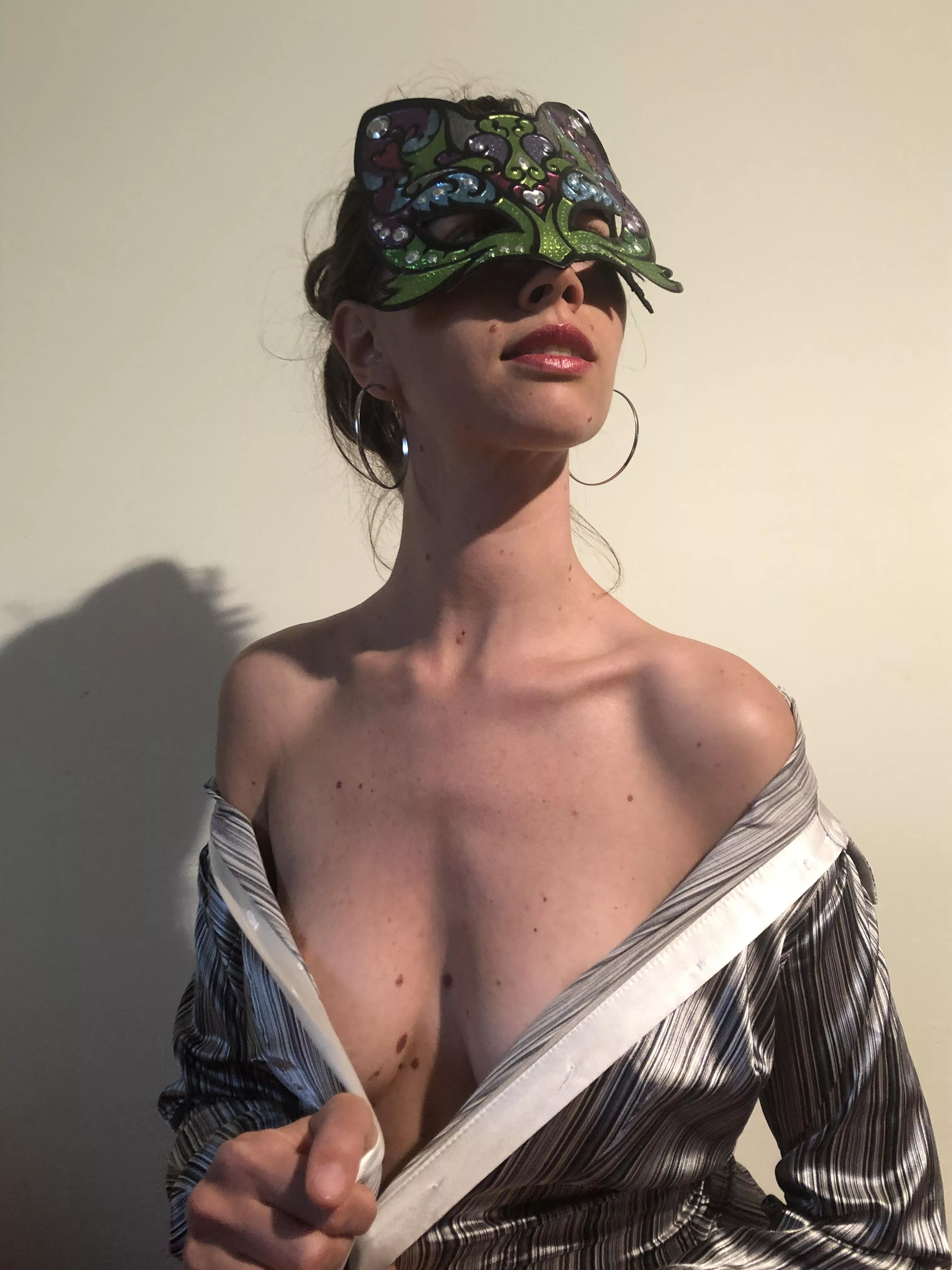 Come back to bed with me. posted by Gipsyblu