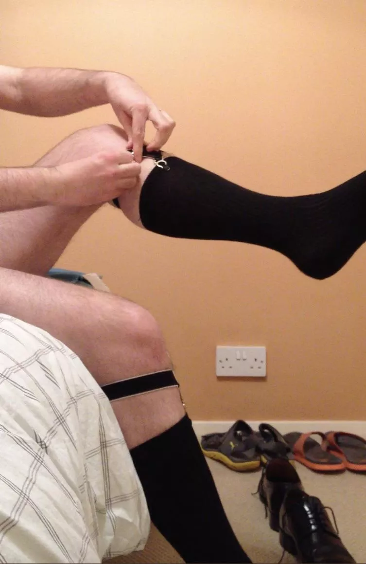 Dressing for work this morning and putting the most essential items on first (42) posted by Richardse110