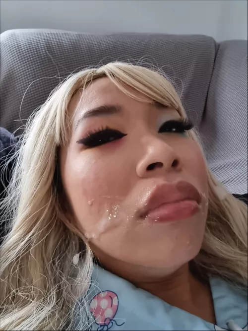 exfoliating my face with your cum by xhanaxhunterx