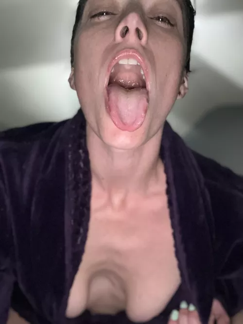 Hit the back of my throat🍆 by Athomewithember