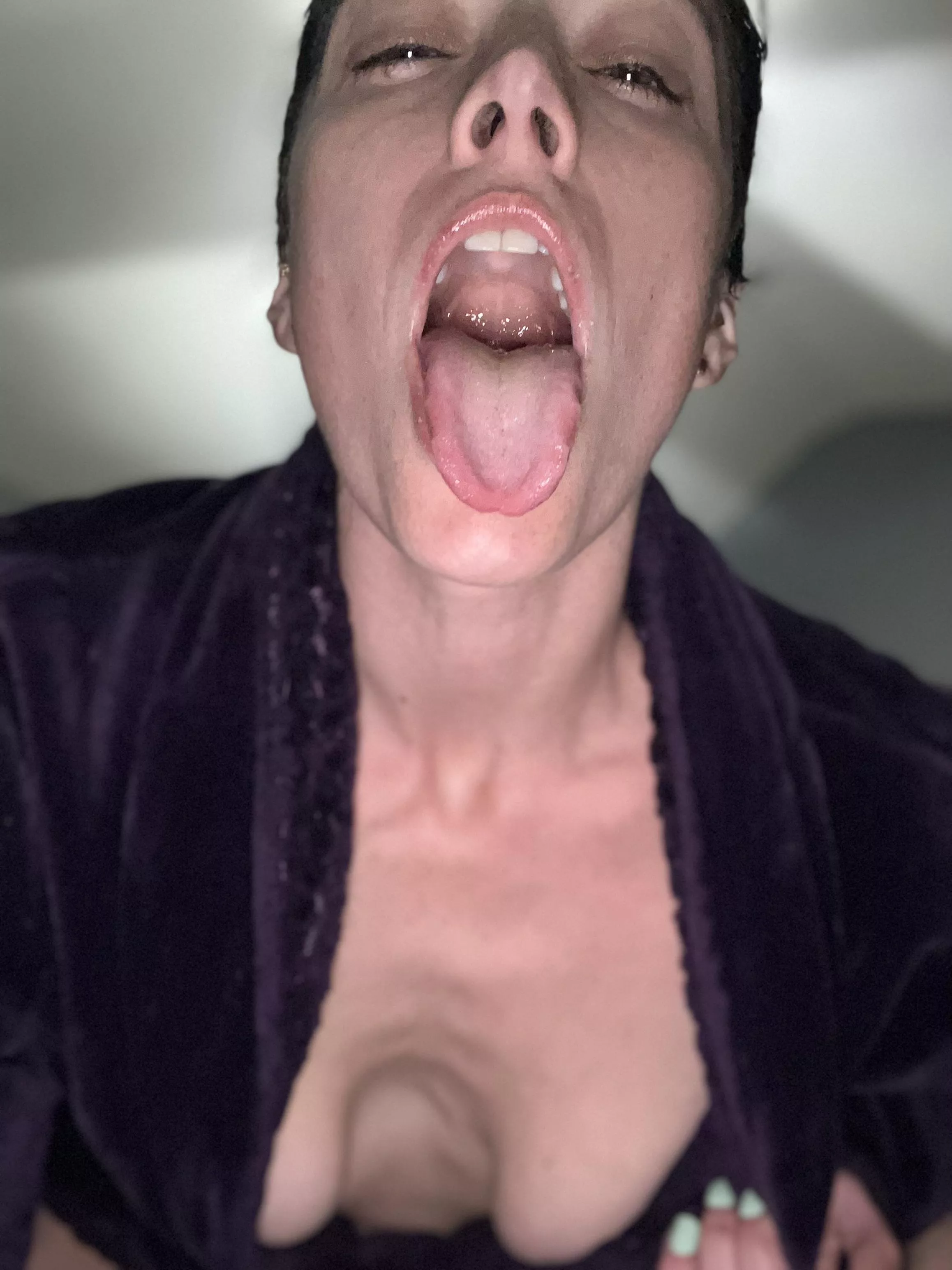 Hit the back of my throat🍆 posted by Athomewithember