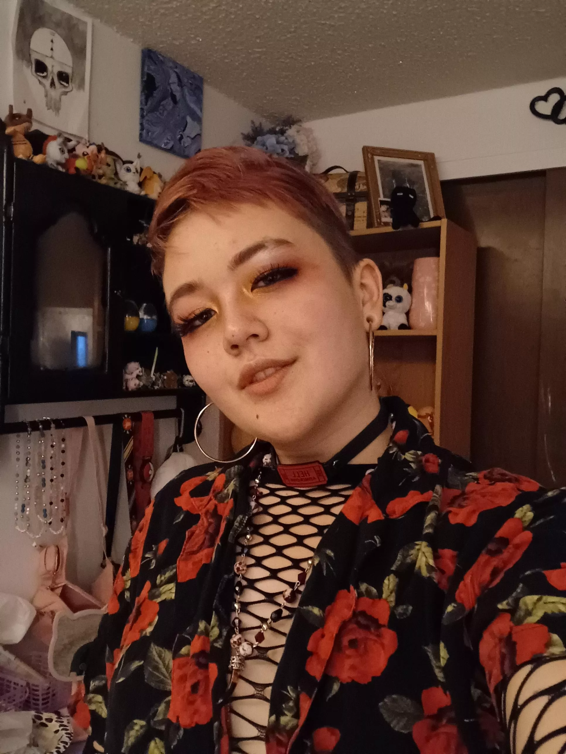 How do I look? posted by Acemaystray