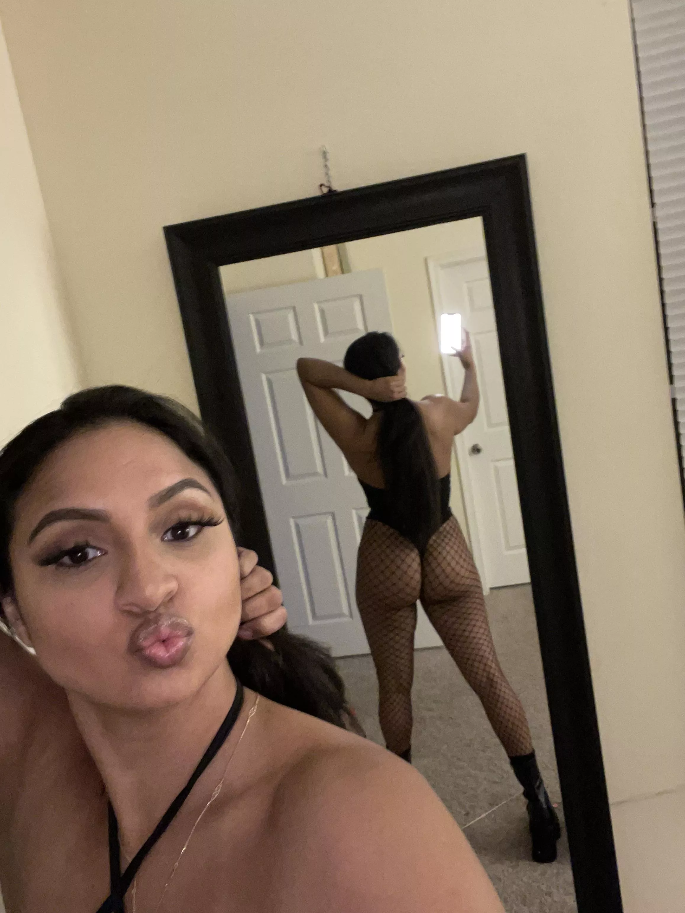 I need a finger in my ass [F] posted by Clementine-xox