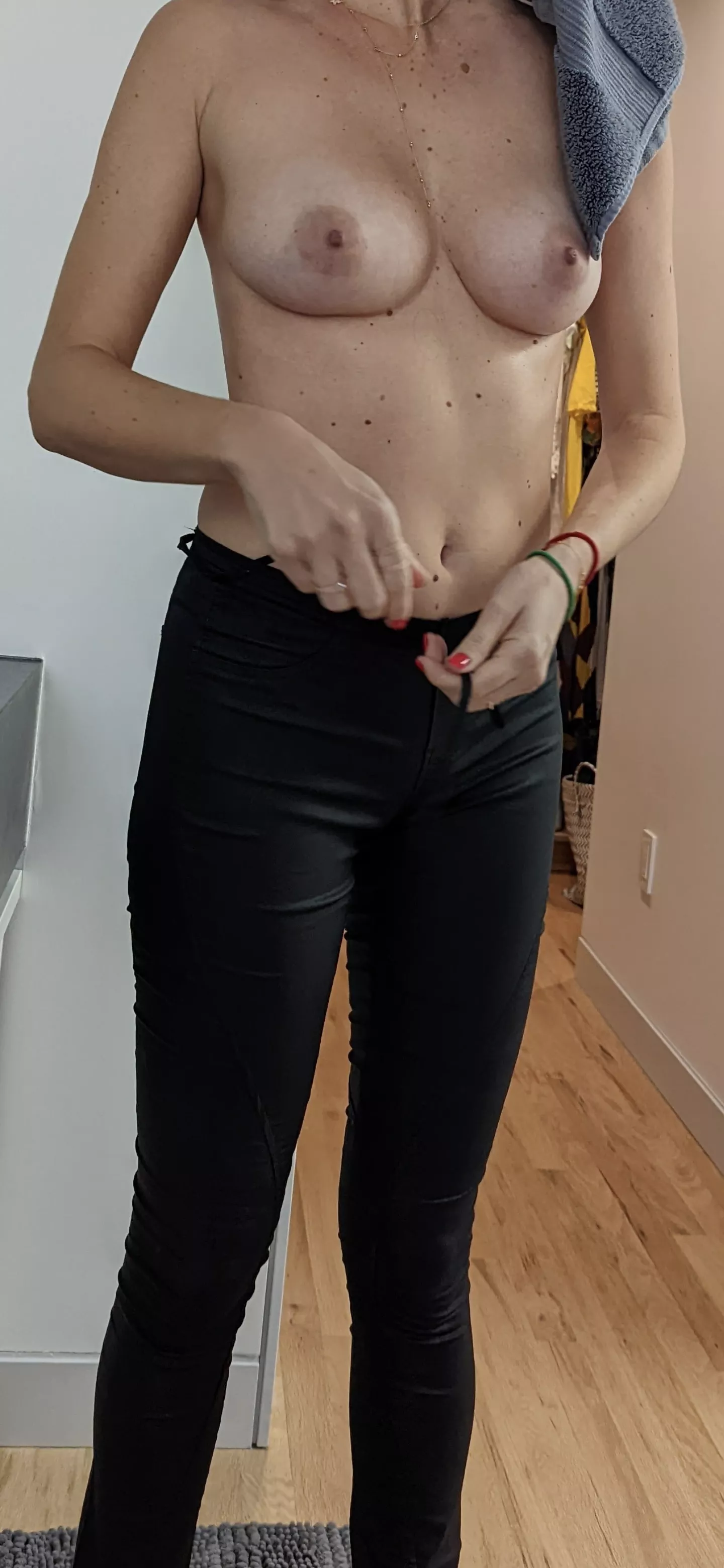 I would love to be entertained by a younger guy (39f) posted by True_East394