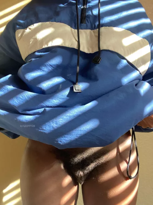 Juicy lips…I love wearing comfy hoodies without panties :) by grippy3k