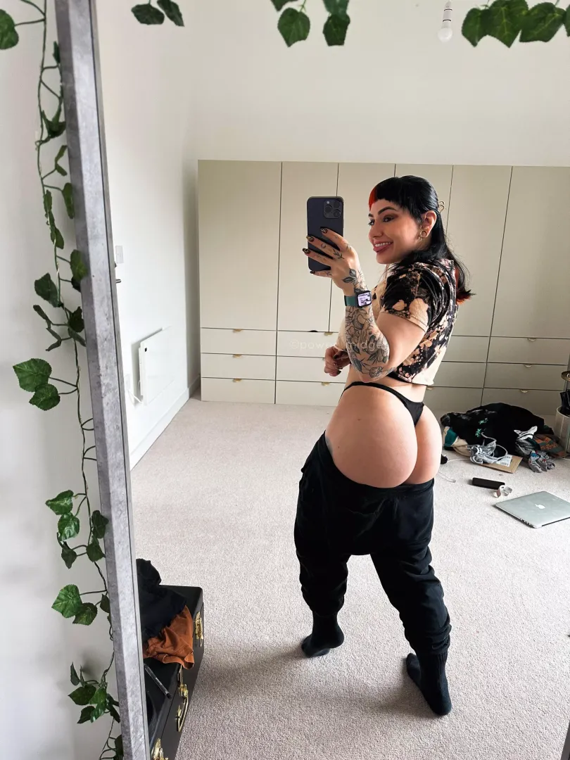 Just a morning booty pic to brighten your day 🥰 by power_midget