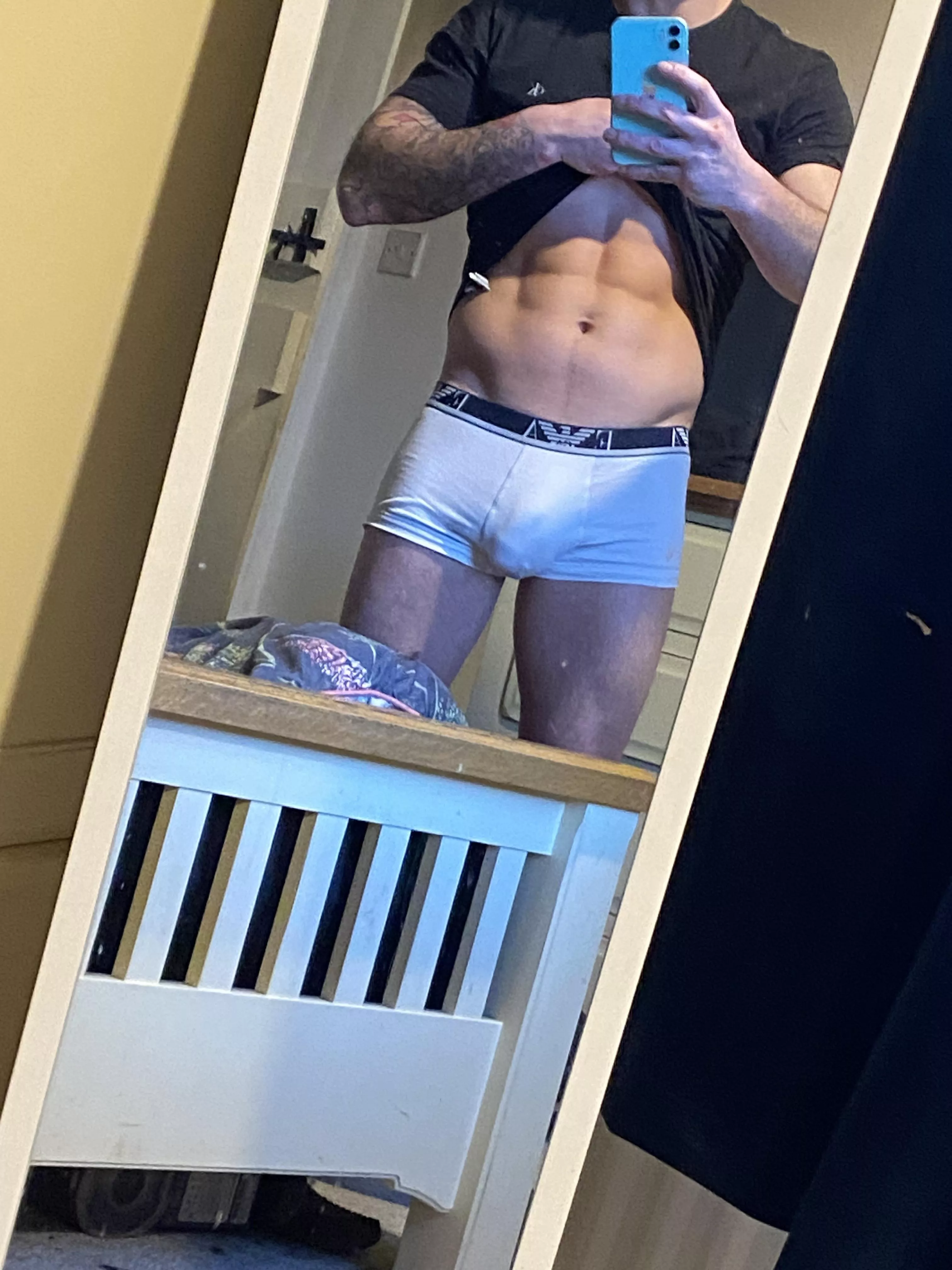 Just finished work… entertain me 😉 posted by jackpotjones69