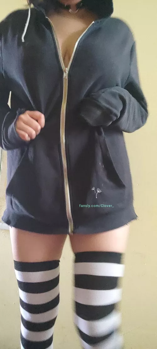 knee socks and oversize hoodies are the best pair