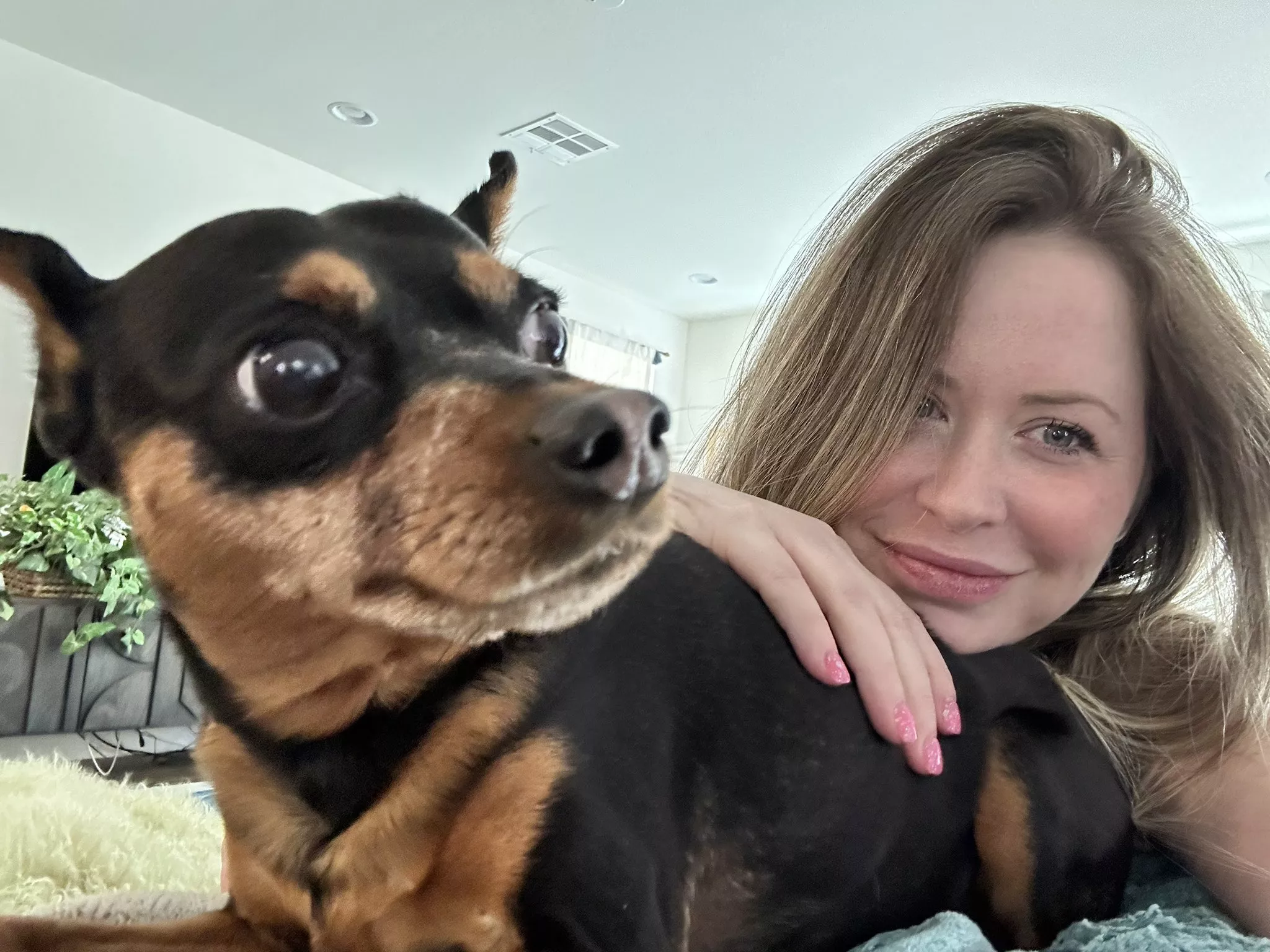 Loves her dog. Twitter 03-04-2023 posted by carl6236