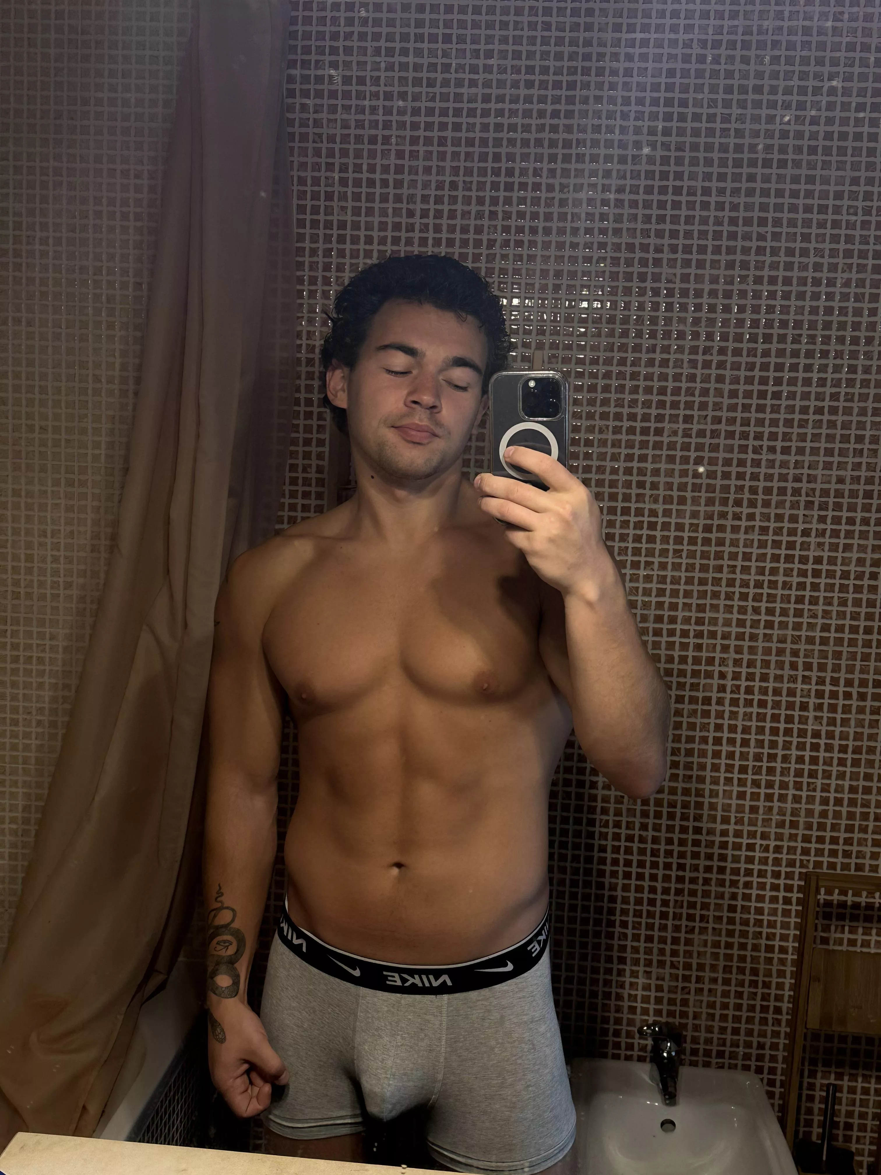 [m]orning ☀️ posted by hypermagician