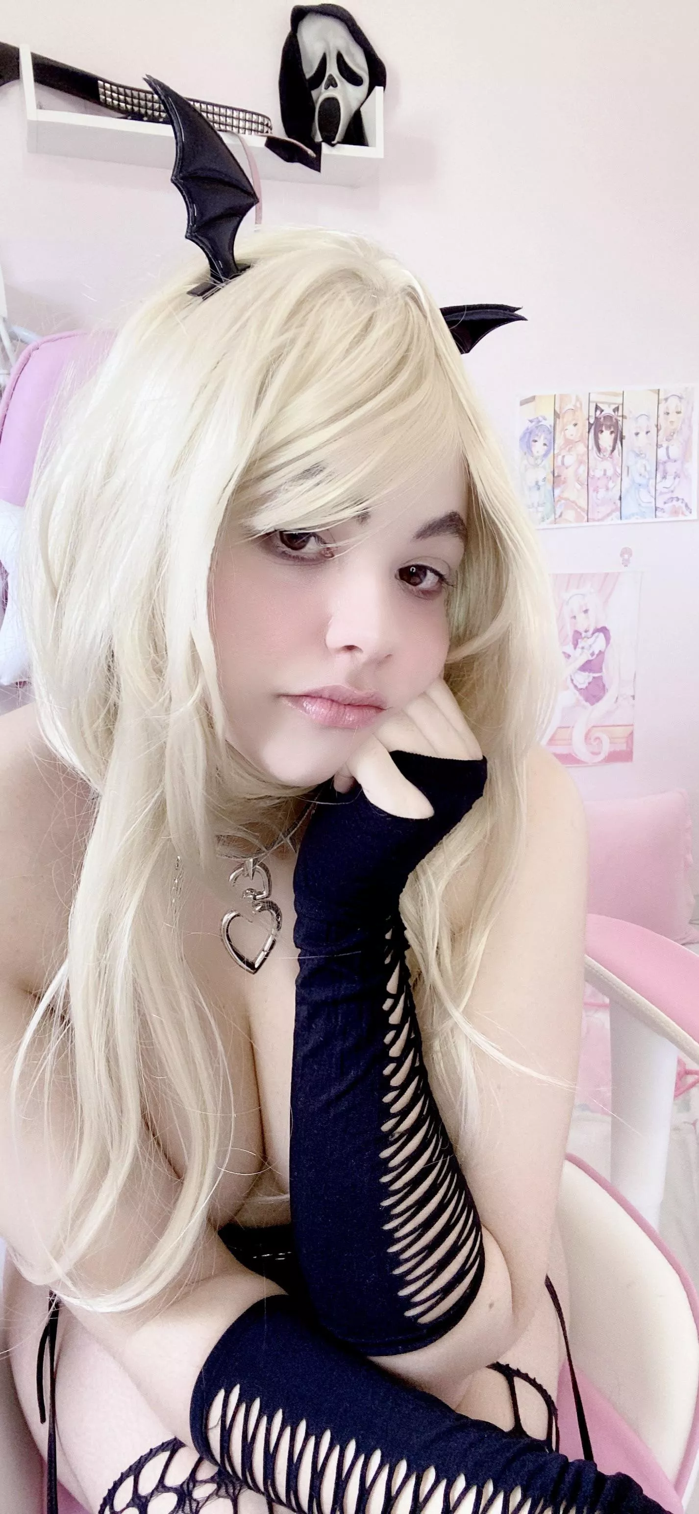 my application to be your goth cosplayer gf posted by lobotomyprincess