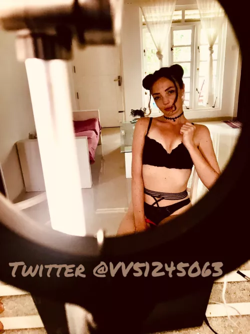 Online now 🫦 https://m.chaturbate.com/cherrypepperr/ by xgkane