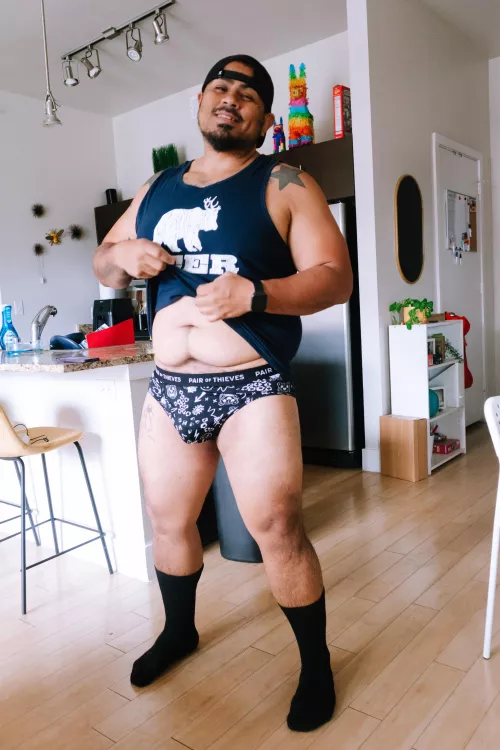 Rub my belly by buzz_x9