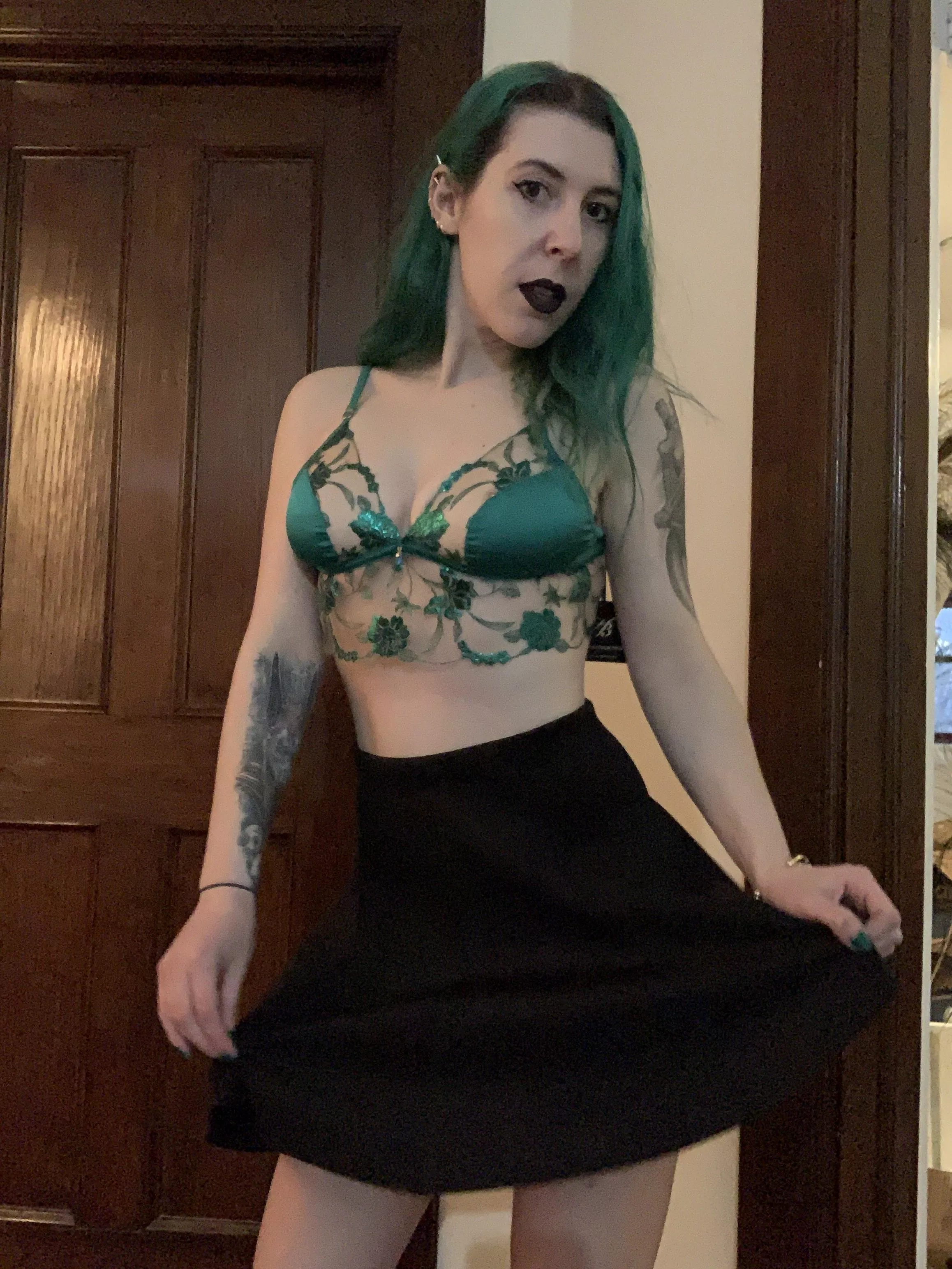 Skirt and a bra posted by sirenskiss3