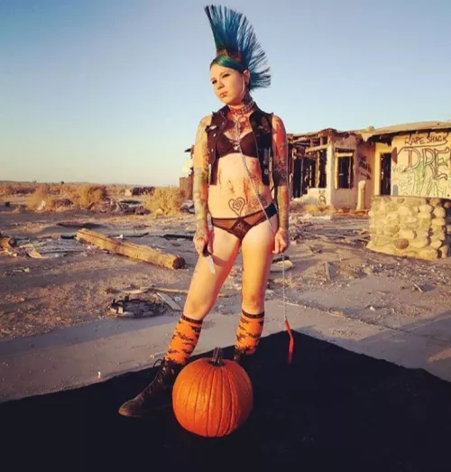 Tara Toxic by chaostopia