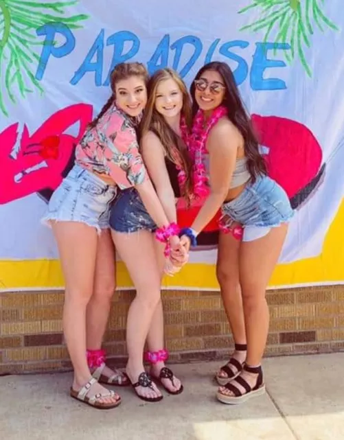 These Tech Gals... by Flaminglin