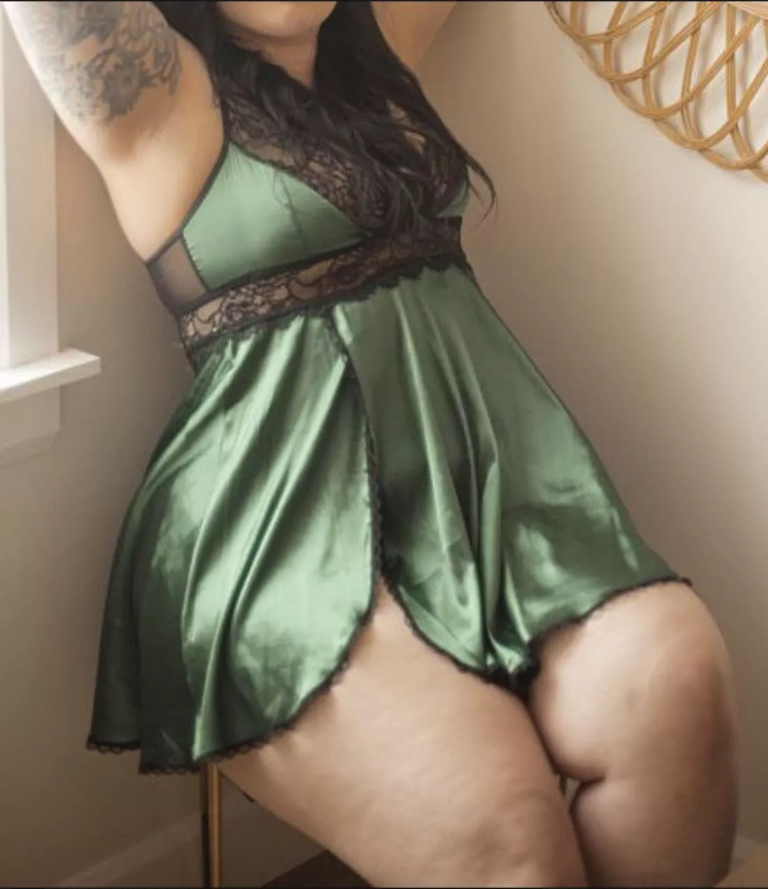 Thick thigh lovers? posted by harlowcrimson