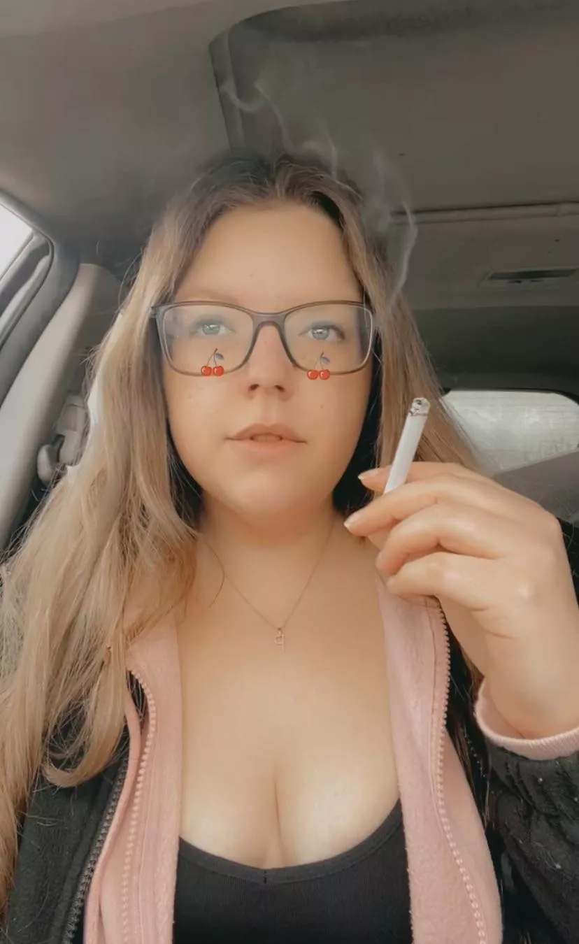 Type of girl to keep you coming back for more 😏 posted by Peachymamad