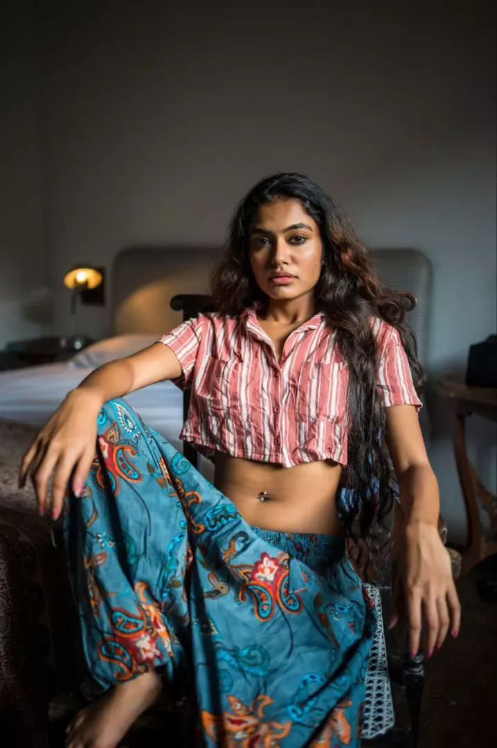 Ufff…. The navel and that face🤤🥵 posted by wanna_roleplay9