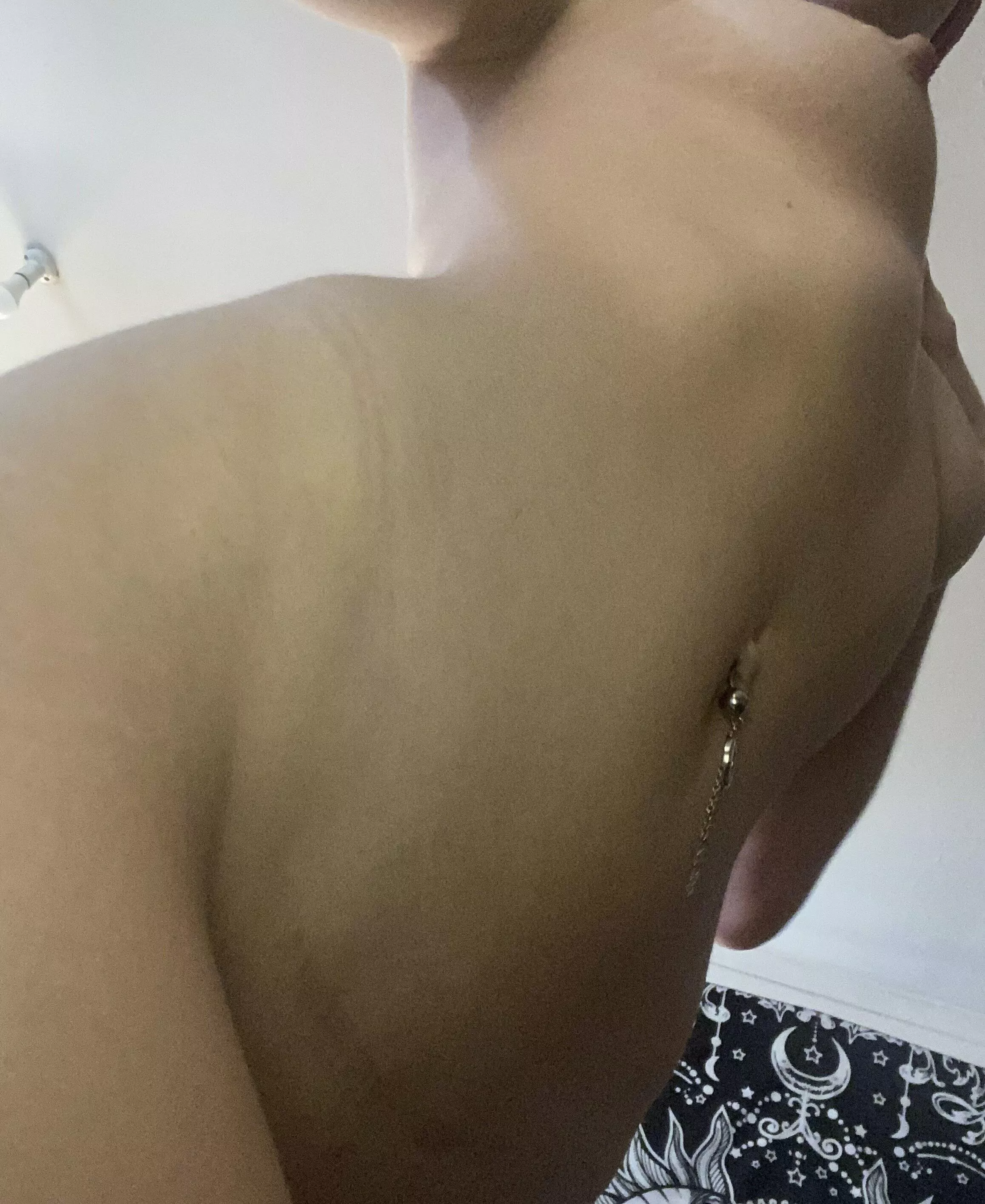 would u put ur hands all over me? 😏 posted by chazzyelly