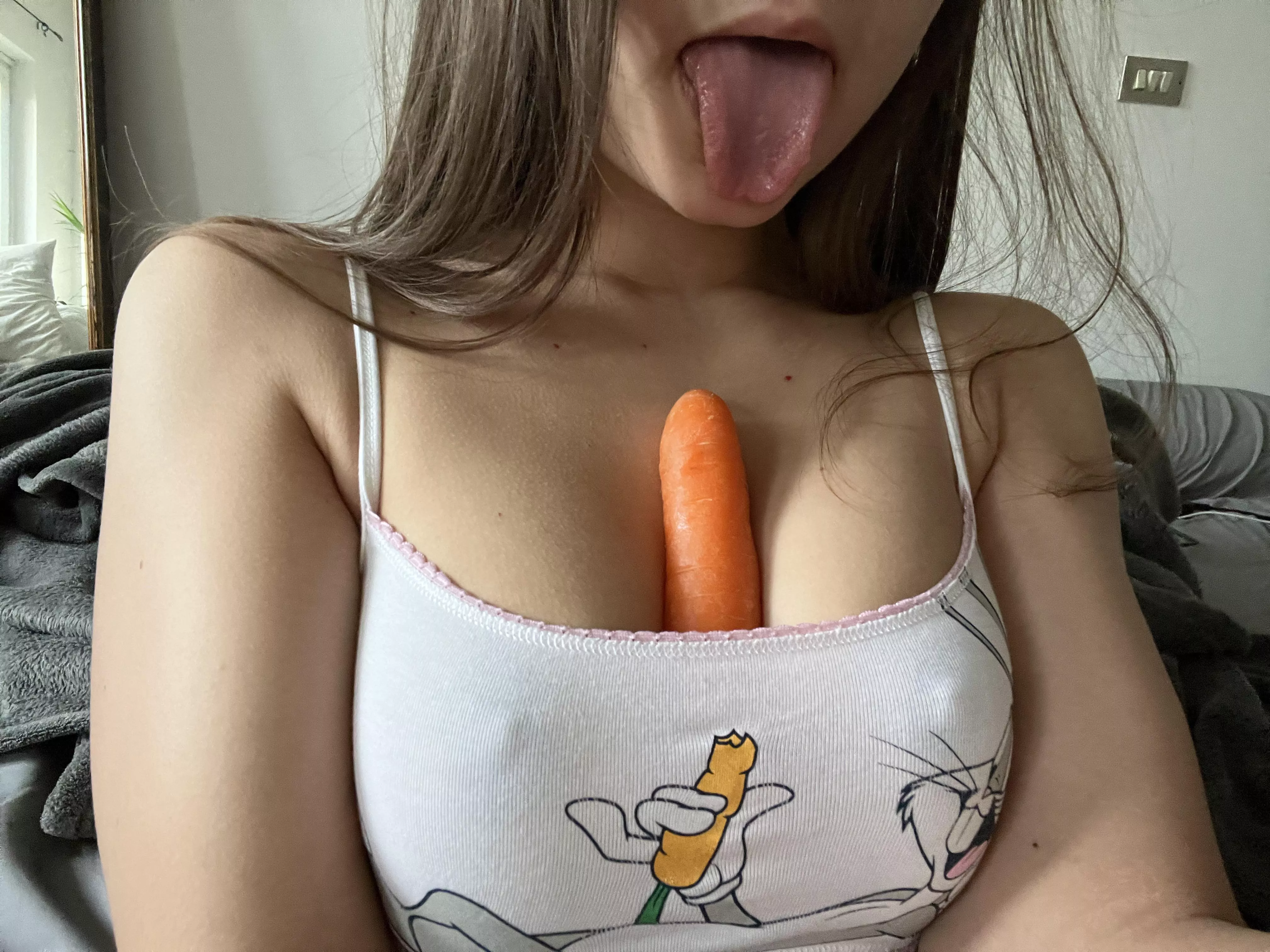Would you like to be in the place of the carrot? posted by ariannafuckiss