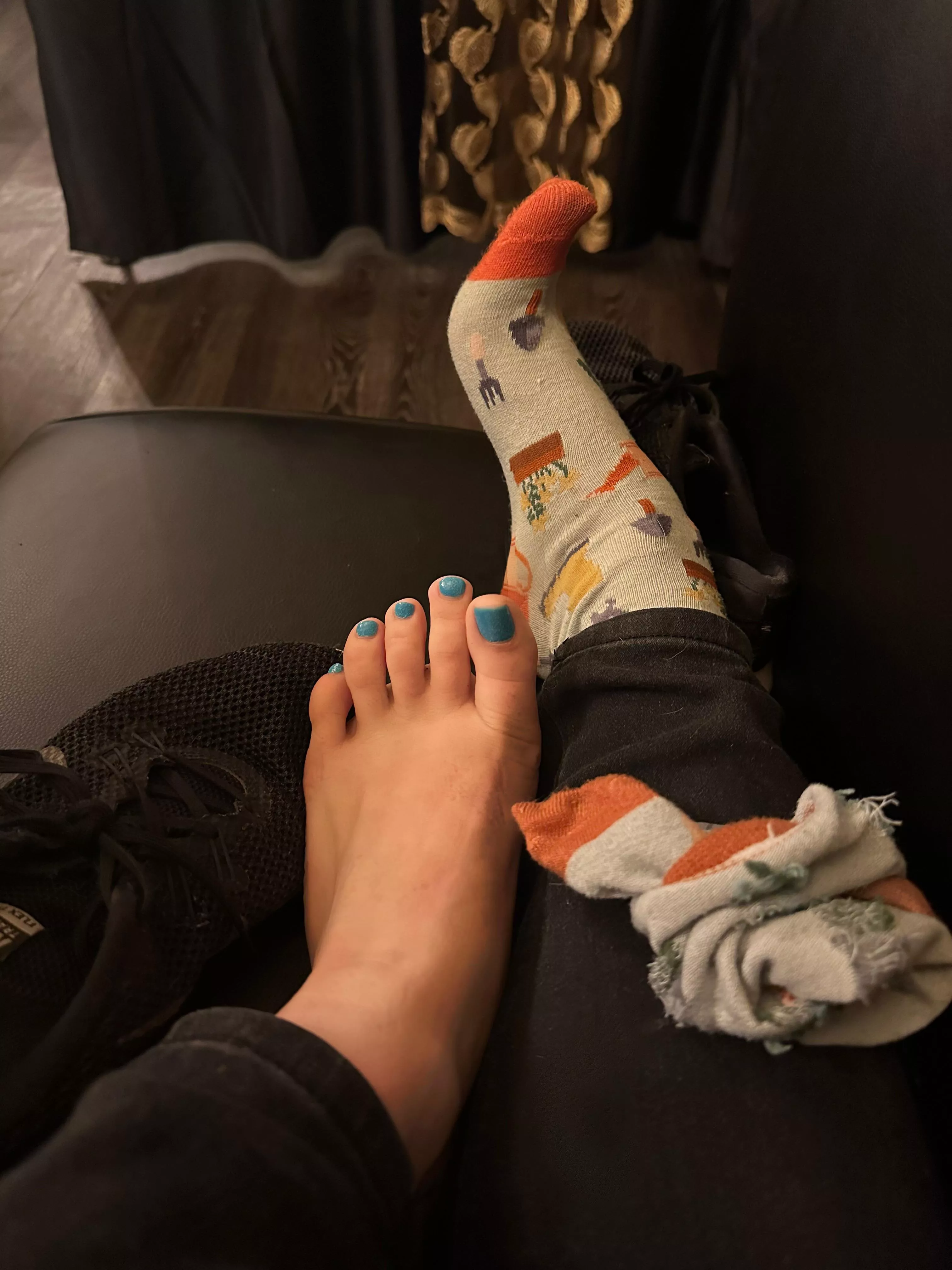 You know I had to sneak a pic at work 😌 (oc) posted by ariellegoddesss