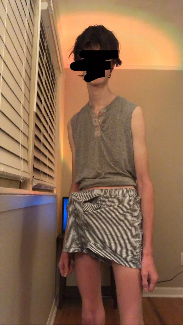 ( 18 m ) In my boxers (: posted by joshdaddy123
