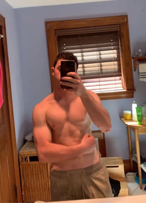 18 straight curious. No blank pfps by PlumMore3