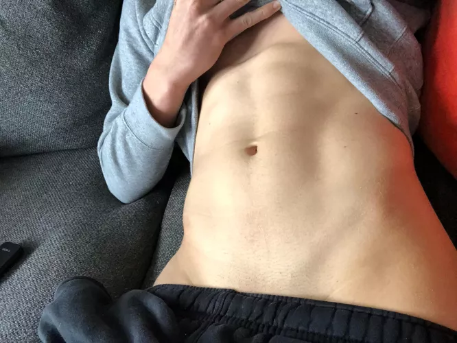 19 uk. anyone dm me by littletwink6969